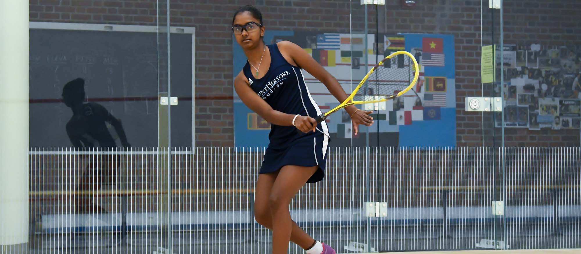 Squash Falls to No. 23 Hamilton College
