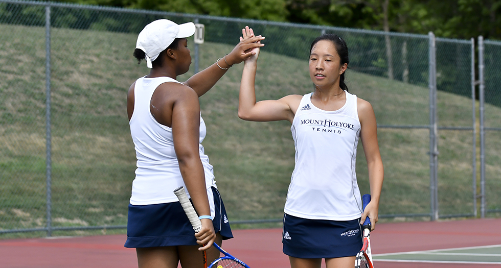 Tennis Posts 9-0 Victory Over Clark