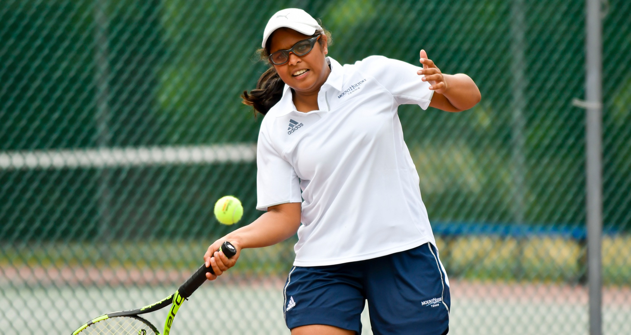 Tennis Falls 5-4 in Non-Conference Action