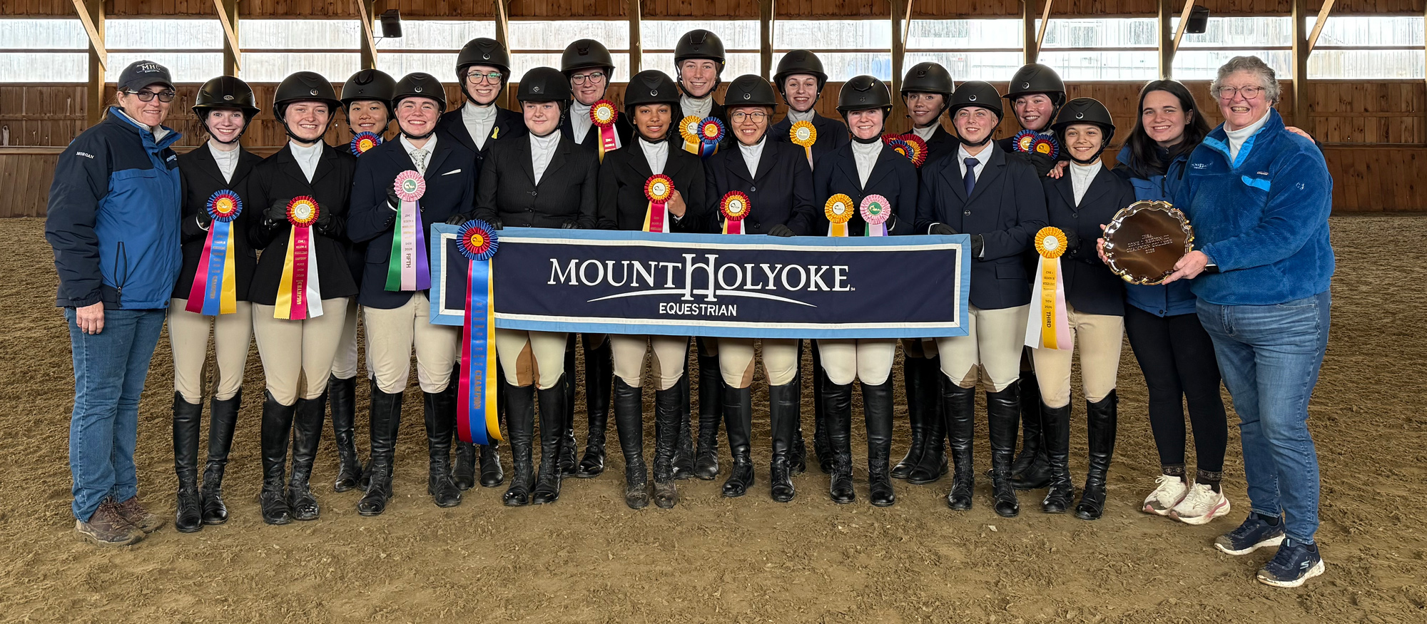 10 Lyons qualify for Zones as equestrian dominate Region Championship Show