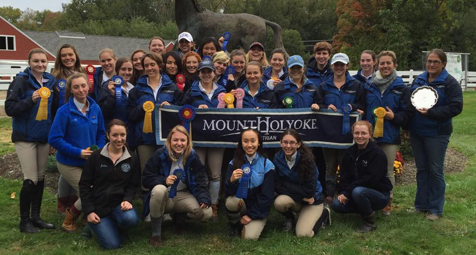 Riding Posts Victory at Smith College Show