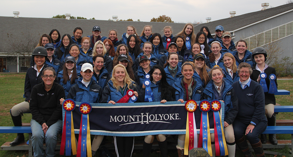 Riding Claims 4th Straight Victory; Wins Home IHSA Show