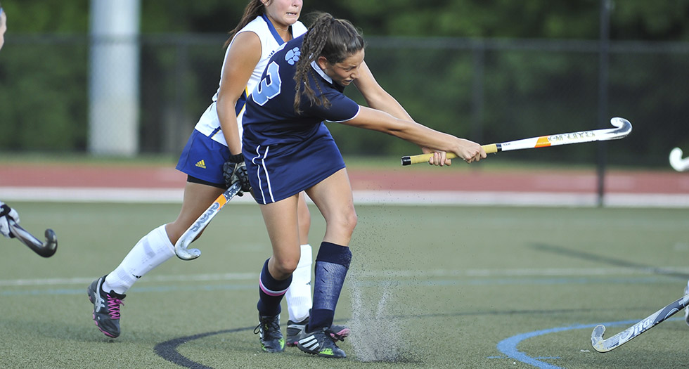 Kilburn Lifts #19 Field Hockey Past Babson, 5-2