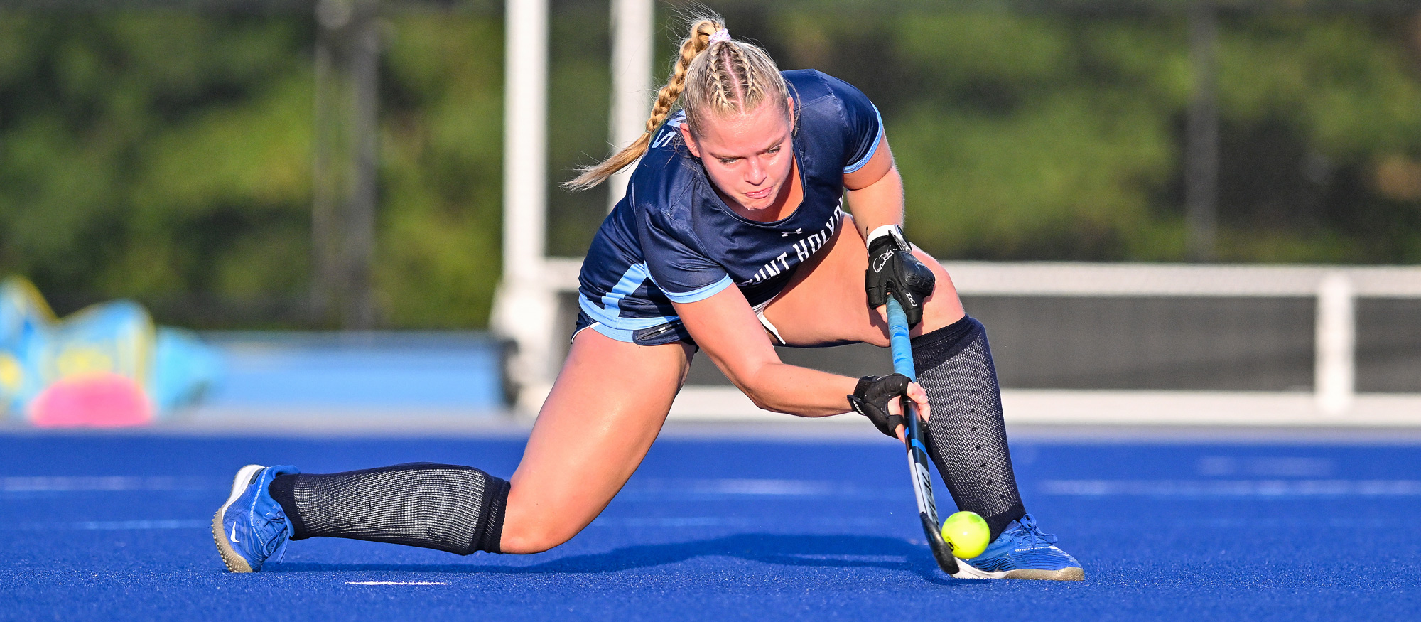 Linnea Alsted scored on a penalty stroke in the first quarter to give Mount Holyoke a 2-1 lead in the Lyons' game against the University of Saint Joseph on Sept. 9, 2025. (Bob Blanchard/RJB Sports)