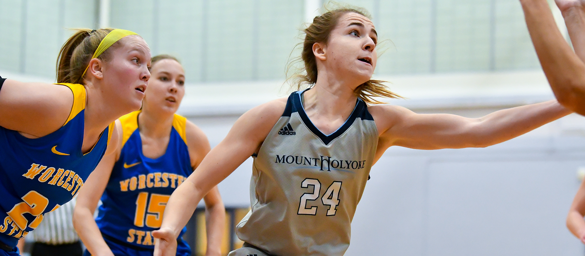 Basketball Opens Season With 40-31 Win at Wentworth