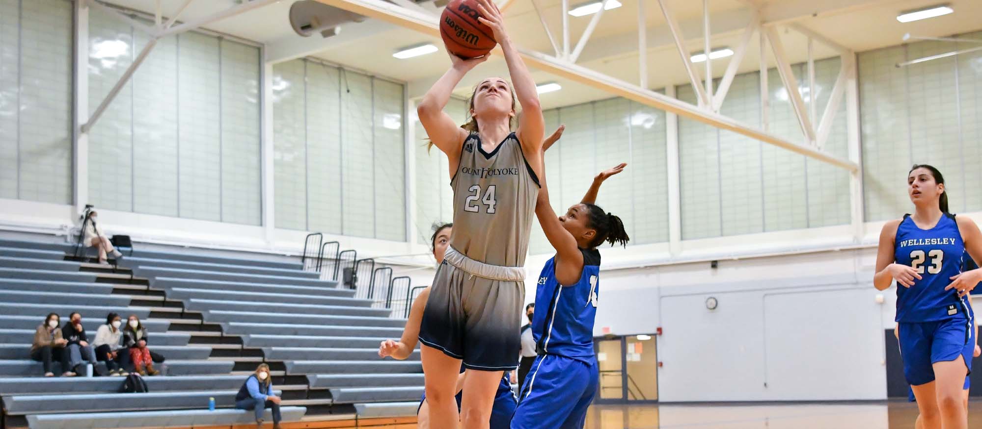Basketball Suffers Setback to Clark in Conference Play