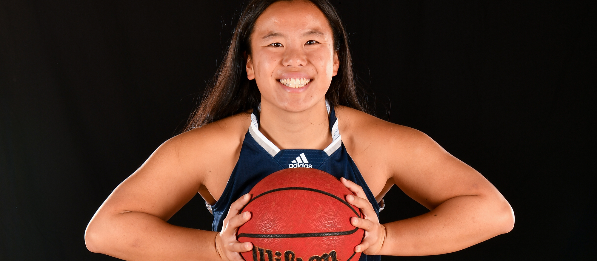 Libby Harris made her college basketball debut with a team-high 10 points in Mount Holyoke's loss at UMass-Boston on Nov. 9, 2022. (RJB Sports)