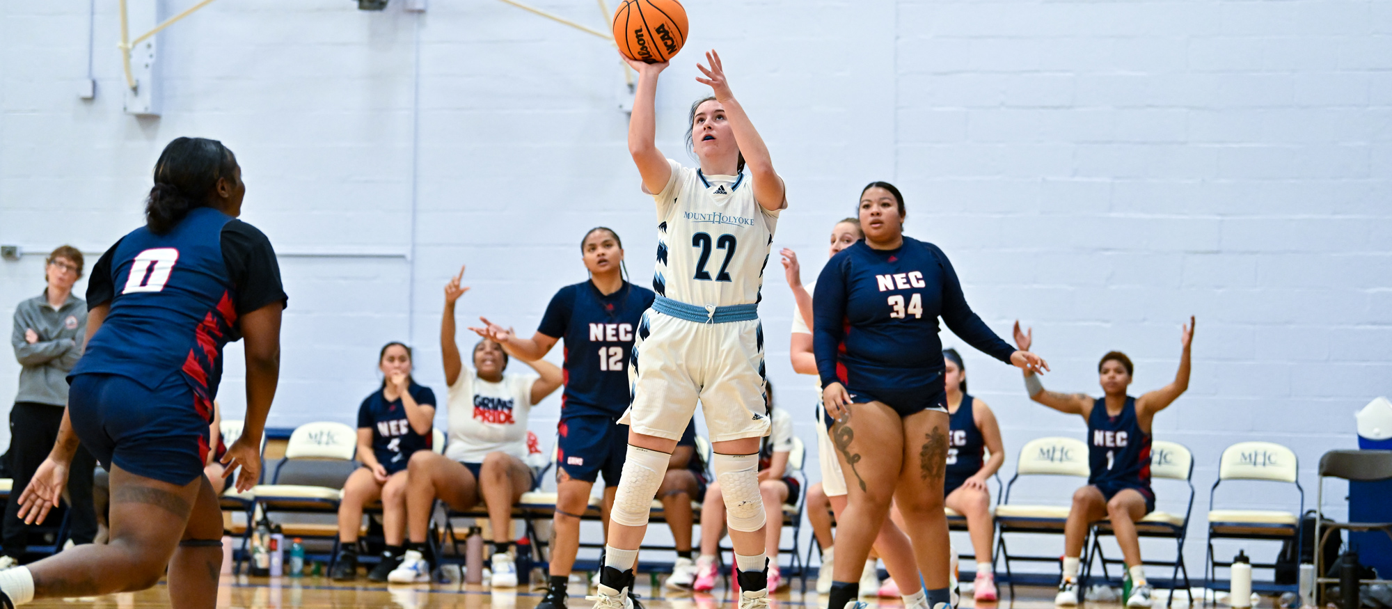 Kendall Maurer scored five points in Mount Holyoke's loss at Smith on Jan. 13, 2024. (RJB Sports file photo)
