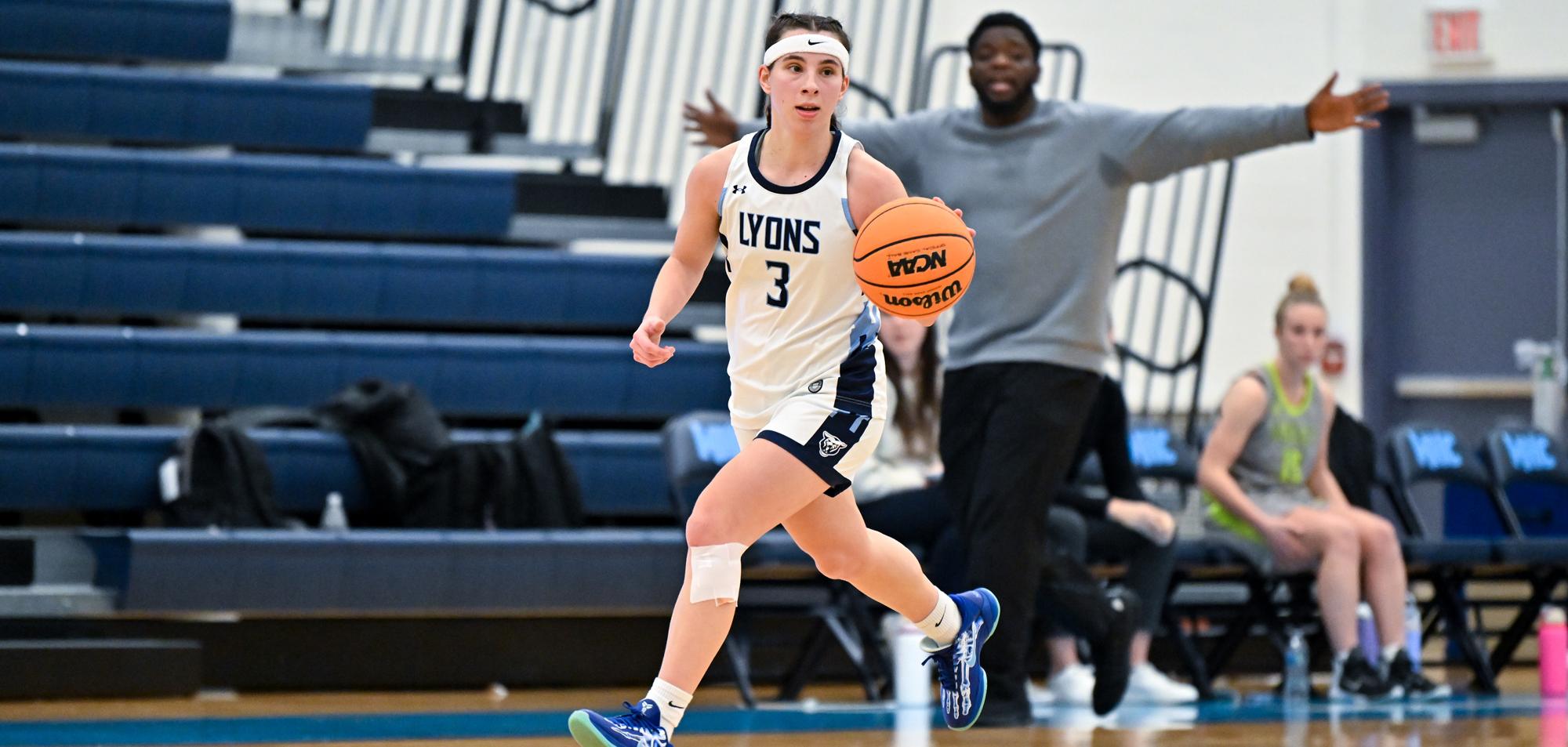 Alex Twomey scored 15 points, including a go-ahead jump shot with under a minute remaining, in Mount Holyoke's 50-49 loss to Elms on Jan. 5, 2026. (RJB Sports file photo)