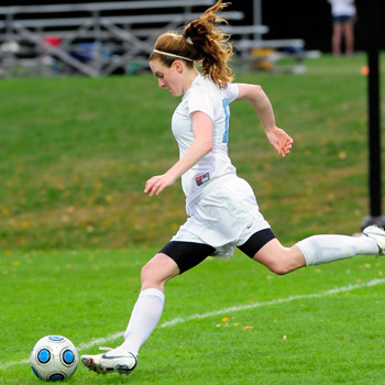 Connecticut College Nips Soccer, 2-1