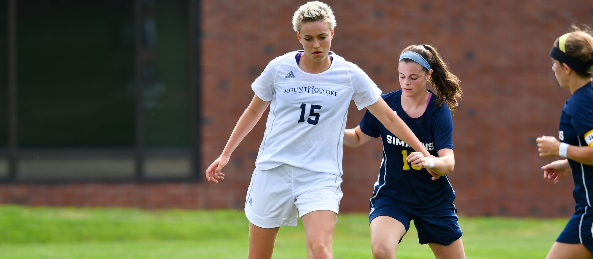 Soccer Battles to Scoreless Tie With Simmons in Season Opener