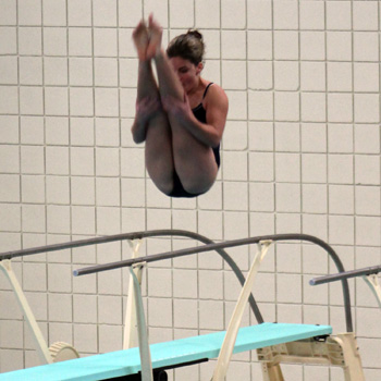 Swimming & Diving Splits Tri-Meet Action