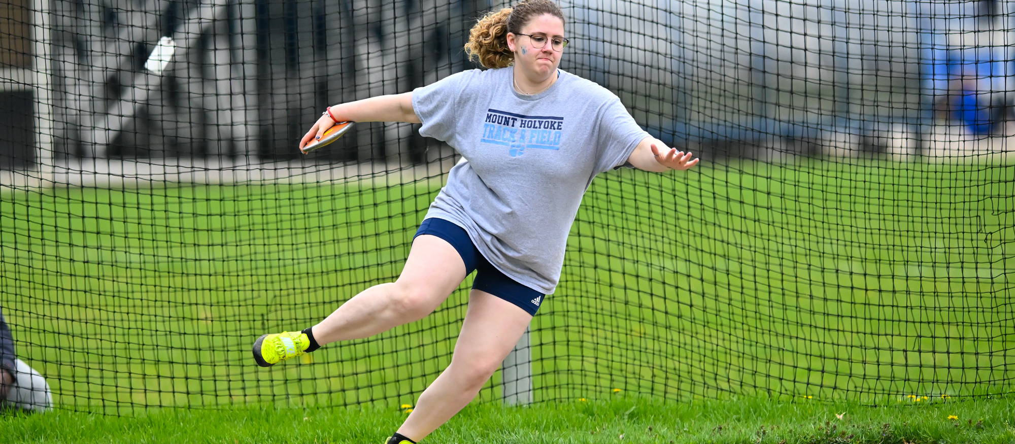 Abby Elliott placed 11th in the discus throw with a career-best mark at the Amherst Spring Fling on April 5, 2025. (RJB Sports file photo)