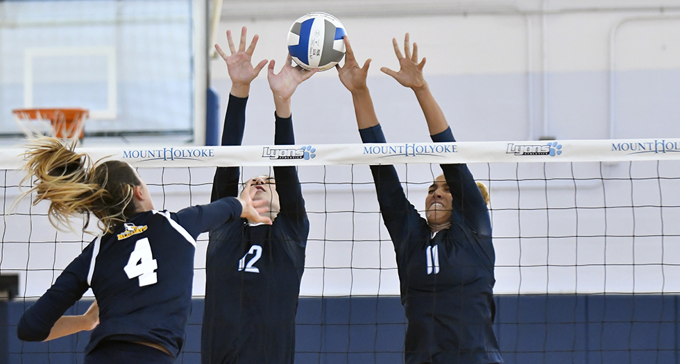 Volleyball Powers Past Elms, 3-0